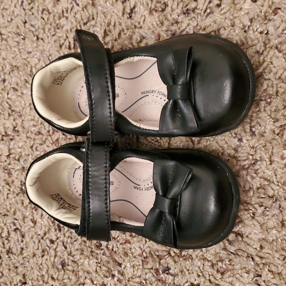 Baby girl Mary Jane stride rite black shoes size 5m